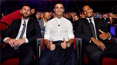 ميسي يكشف طبيعة علاقته مع رونالدو