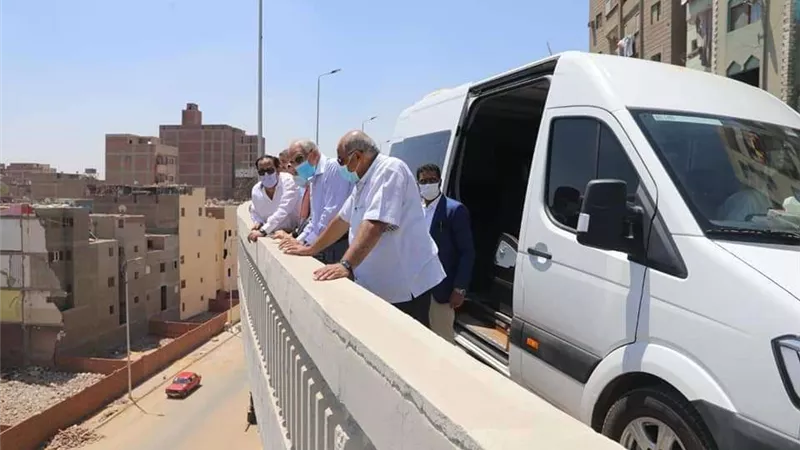 محافظ الجيزة يتفقد محور محمد أنور السادات  قبل افتتاحه