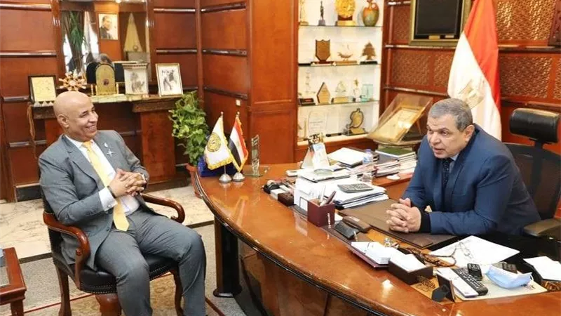 القوى العاملة تصدر بيان بشأن العمالة المصرية في السعودية