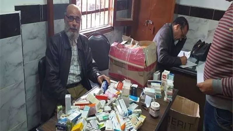 ضبط كمية هائلة من الأدوية الفاسدة بمخزن بدون ترخيص في الإسكندرية