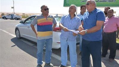 جولة تفقدية لمحافظ الوادي الجديد شمال مدينة الخارجة