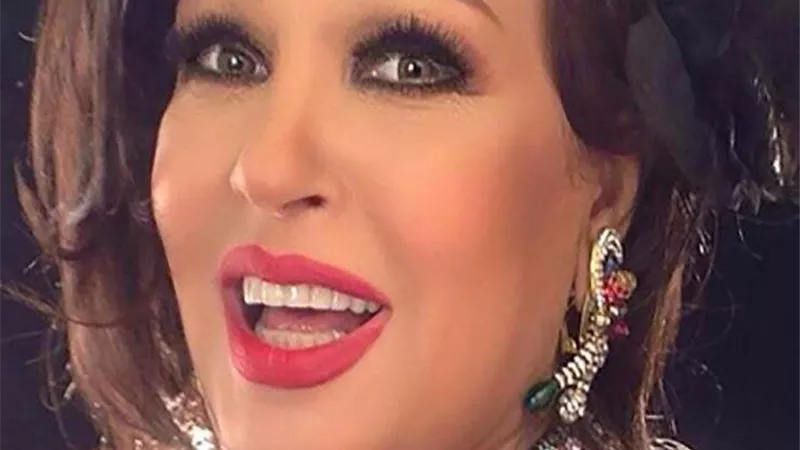 فيفي عبده تثير الجدل بوصلة رقص في حفل عمرو دياب (صورة)