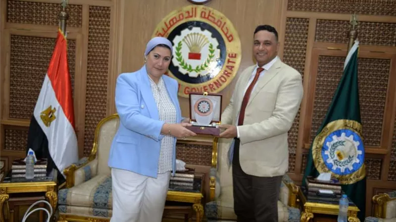 محافظ الدقهلية يستقبل الأمين العام للمجلس القومي للطفولة والأمومة والوفد المرافق لها