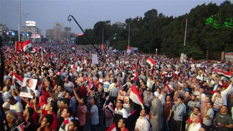 الألعاب النارية تزين احتفالات دعم الرئيس السيسي بـ