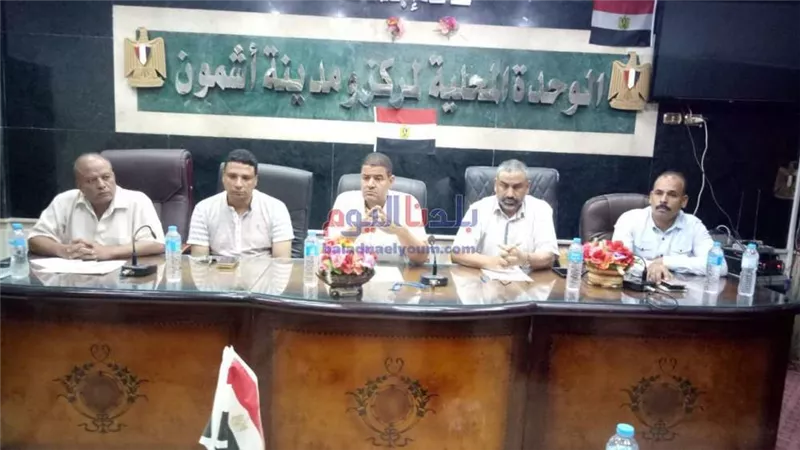 رئيس مدينة أشمون يستجيب لمطالب 50 مواطنًا خلال لقاء خدمة المواطنين