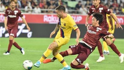 يويفا يعلن سكومينا حكمًا لمباراة برشلونة وإنتر ميلان بدوري أبطال أوروبا