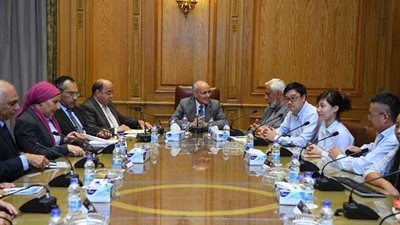 العصار يشهد توقيع مذكرة تفاهم لإنشاء مصنع لمحطات شحن السيارات بالكهرباء