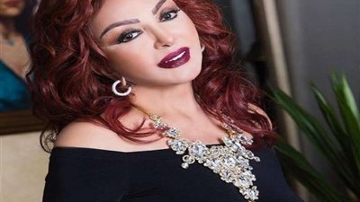 نبيلة عبيد: محمد رمضان متواضع وبسيط جدا (فيديو)