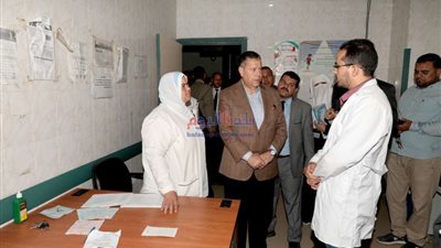 محافظ بني سويف يزور مستشفى ناصر العام ويكلف رئيس المدينة بالمرور اليومي