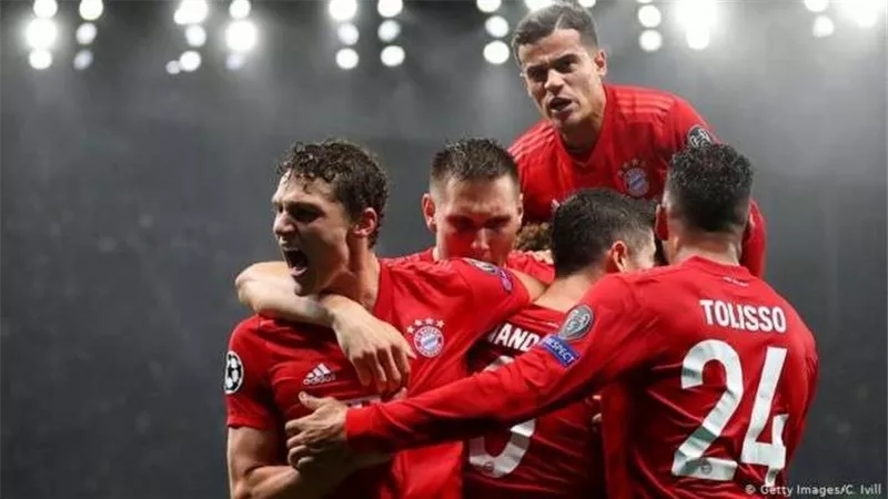 زلزال في لندن.. بايرن ميونيخ يذل توتنهام بسباعية بدوري الأبطال