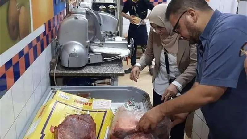 ضبط 15 طن لحوم ودواجن ومصنعاتها غير صالحة للاستهلاك بالجيزة
