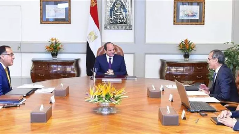 الرئيس يجتمع بـ