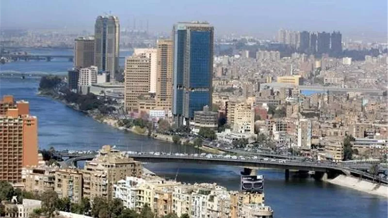 شديد الحرارة رطب.. 