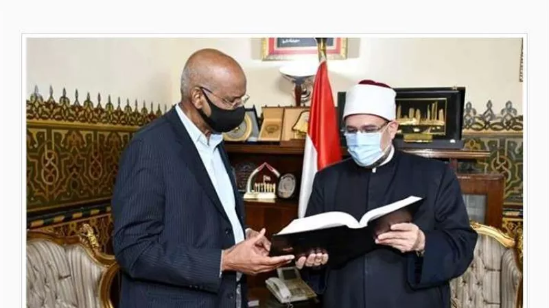 وزير الأوقاف يستقبل السفير السوداني في القاهرة