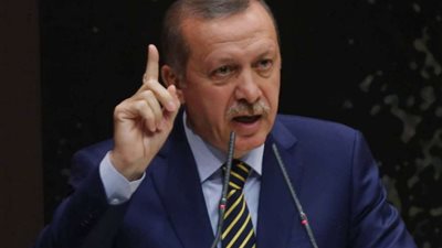 اليونان تتهم تركيا باستغلال أزمة المهاجرين للابتزاز السياسي