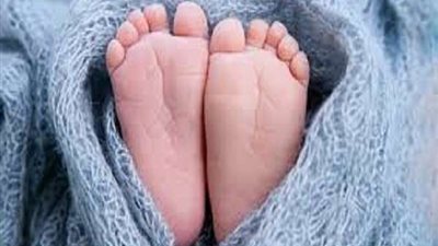 وفاة رضيعة نسيتها والدتها في السيارة 4 ساعات بالأردن
