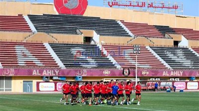 فايلر يعقد محاضرة فنية للاعبي الأهلي استعدادًا لمواجهة أسوان