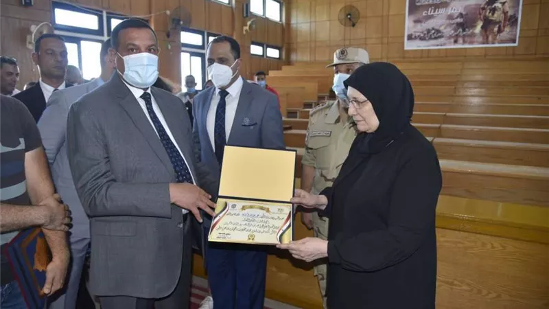 محافظ البحيرة ورئيس جامعة دمنهور يفتتحان مدرج الشهيد عميد أركان حرب خالد العريان