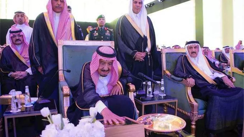الملك سلمان يهنئ الرئيس السيسي بمناسبة ذكرى حرب أكتوبر المجيدة