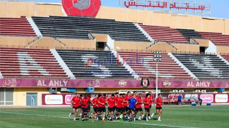 فايلر يعقد محاضرة فنية للاعبي الأهلي استعدادًا لمواجهة أسوان