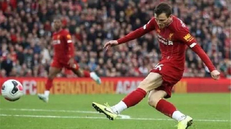 ليفربول يخطف فوزاَ قاتلاَ على حساب ليستر سيتي ويواصل تصدر البريميرليج .. فيديو