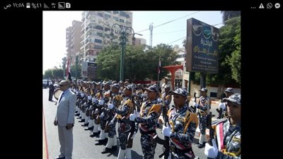 محافظ المنيا يضع إكليل الزهور على النصب التذكاري احتفالاً بنصر أكتوبر