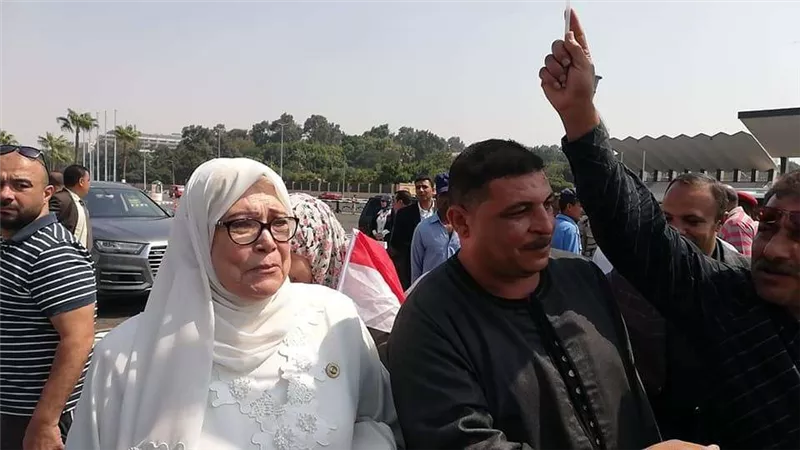 بالصور.. ياسمين الخيام تزور النصب التذكاري في ذكرى حرب أكتوبر