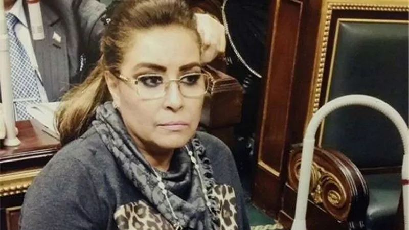 غادة عجمي تشارك في ندوة عن انتصارات أكتوبر بالإمارات