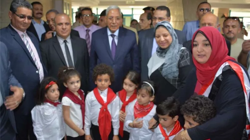 محافظ الدقهلية يطلق إشارة البدء لمسابقة الدوري الثقافي الفني للطلاب
