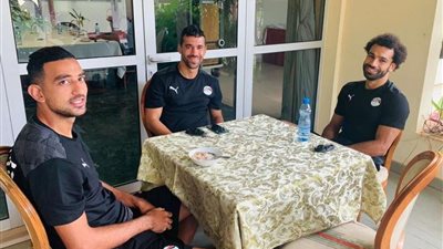 محمد صلاح يصل الجابون وينضم لبعثة منتخب مصر