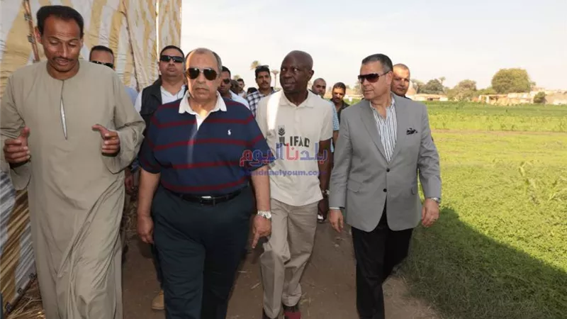 وزير الزراعة ومحافظ بني سويف يتابعان مشروع 