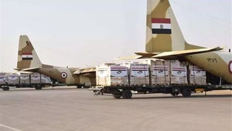 مصر ترسل ثانى رحلات جسر المساعدات الإنسانية للأشقاء السودانيين