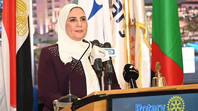 كل ما تريد معرفته عن الكارت الذهبي الذي يضمن حقوق المسنين الصحية والمادية