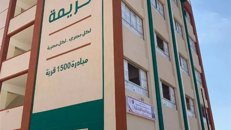 محافظ البحيرة يتابع تطورات المشروع القومي لتطوير الريف المصري بحوش عيسى