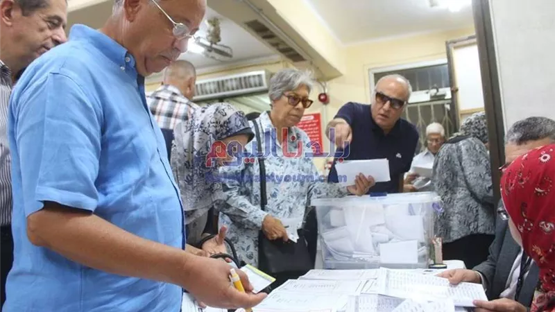 إقبال كثيف على صناديق الاقتراع في انتخابات نقابة الأطباء.. 