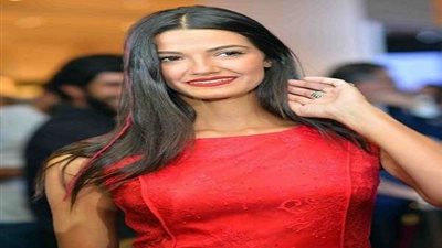 بالفيديو.. تارا عماد تكشف كواليس مسرحية 