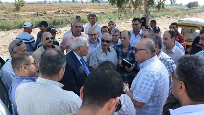 محافظ الدقهلية يعقد اجتماعًا بطريق رافد جمصه للوقوف على معوقات العمل