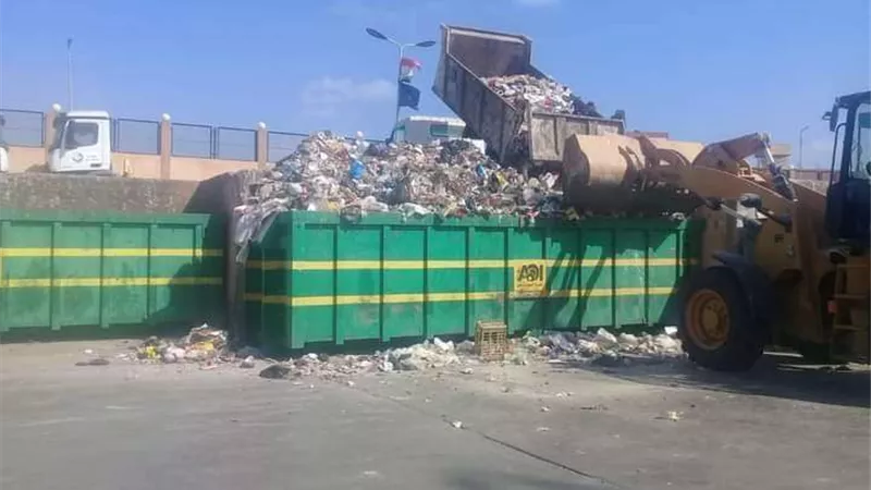 رفع 2600 طن قمامة وتراكمات خلال الحملات اليومية بالبحيرة