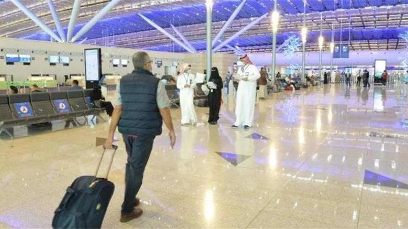 دولة عربية تمنع دخول المصريين المسافرين للسعودية بعقد عمل لأول مرة
