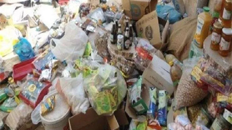 ضبط 5 طن مواد غذائية غير صالحة للاستخدام بالغربية