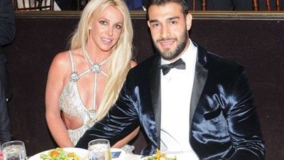 بريتني سبيرز تعلن خطبتها من الممثل سام أصغري 
