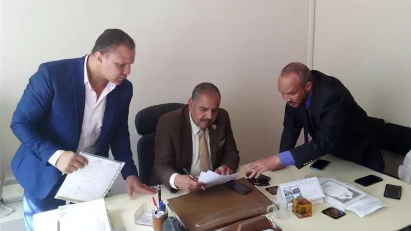 وكيل تعليم مطروح يجتمع مع مسئولي إدارة سيوة