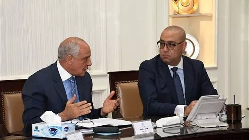 وزير الإسكان يتابع الموقف التنفيذي لمشروع منطقة الأعمال المركزية بالعاصمة الإدارية