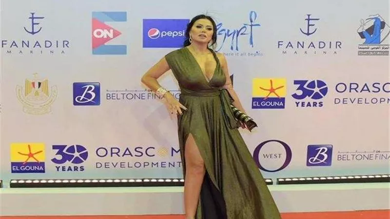 بالفيديو.. رانيا يوسف تفاجئ جمهورها بـ