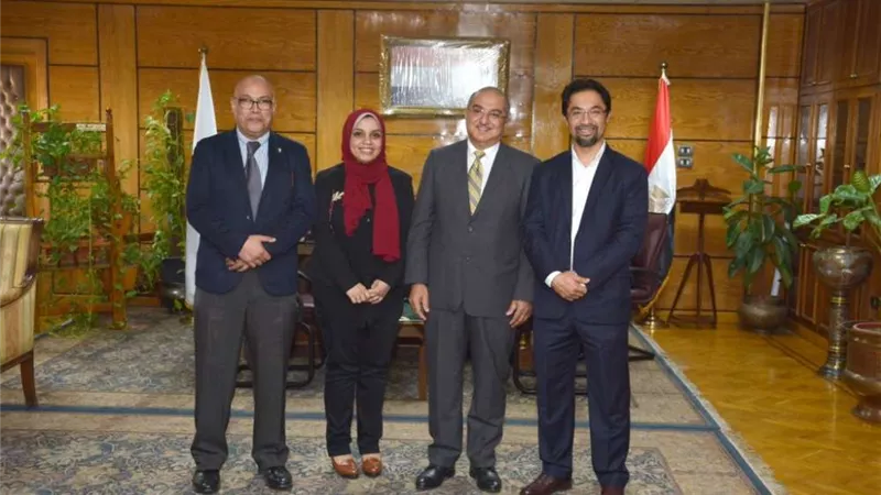رئيس جامعة أسيوط يُعلن تطوير وحدة الحروق بالمستشفى الجامعي