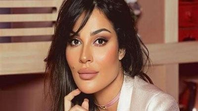 بعد تداول صورتها مع ماكير إسرائيلي.. أول تعليق من نادين نجيم