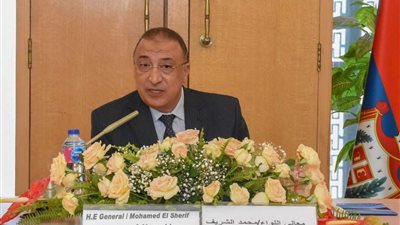 حملة مكبرة لإزالة ورفع الإشغالات والتعديات بميدان المندرة بالمنتزة ثان