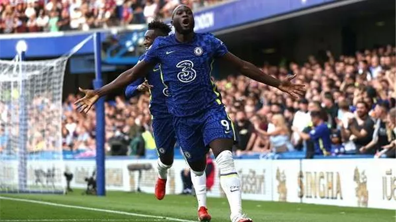 الدوري الإنجليزي.. لوكاكو يقود تشكيل تشيلسي أمام توتنهام