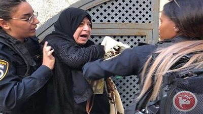 الصهاينة يقتحمون المسجد الأقصى ويؤدون 