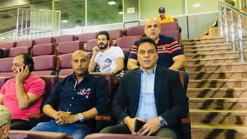 حسام البدري يحضر مباراة الزمالك والمقاولون بالدوري العام
